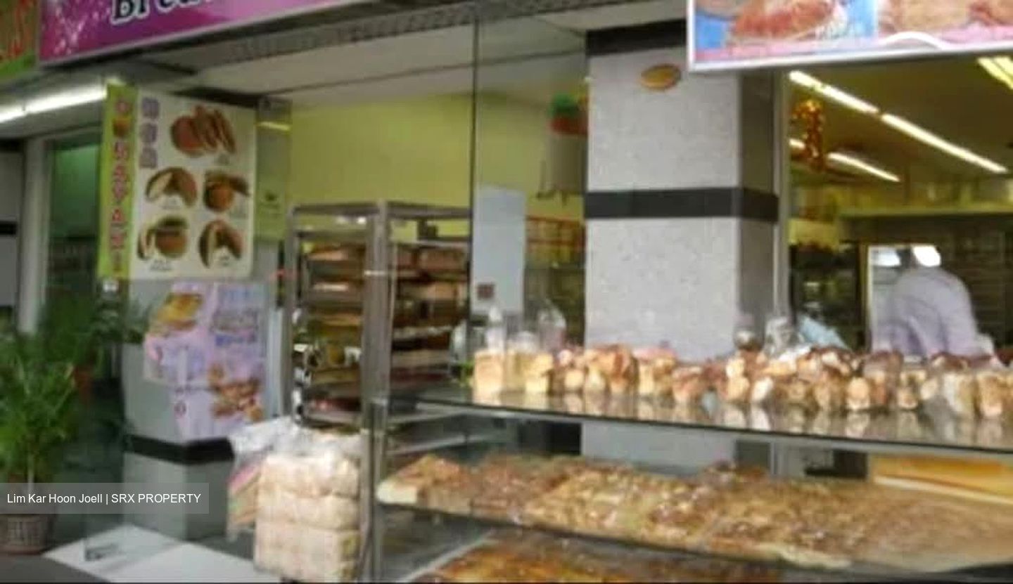Elias Mall (D18), Retail #593488391